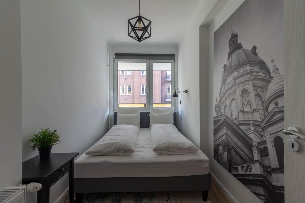 Standard Apartment By Hi5 - Madach — Fotók 1